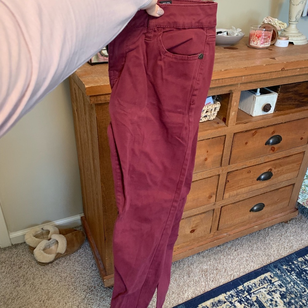 Celebrity Pink maroon skinnies 3/26